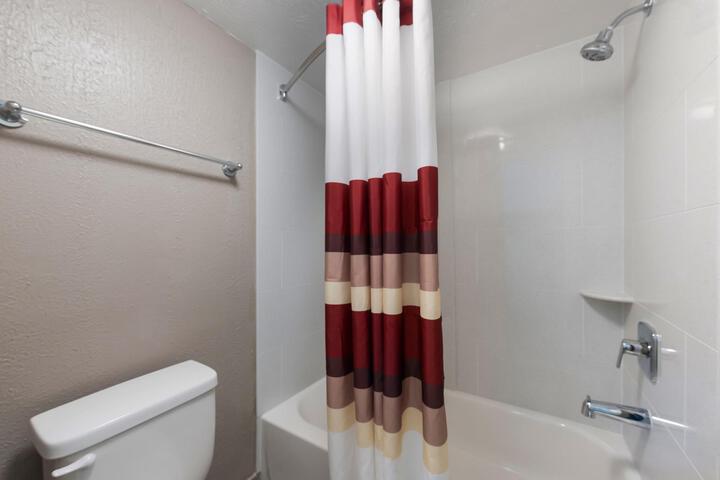 ADA Accessible Standard King (14 of 22)