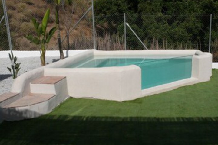Pool 25 of 34