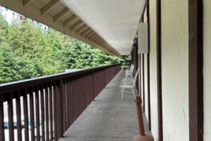 Hotel 346 of 390