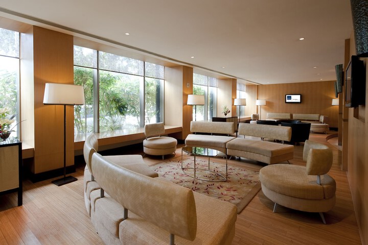 Entrance & Lobby