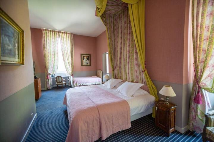Room 37 of 169