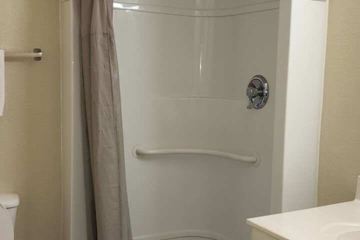 Room 5 of 6