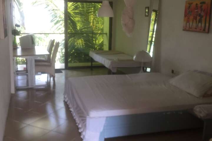 Room 10 of 26