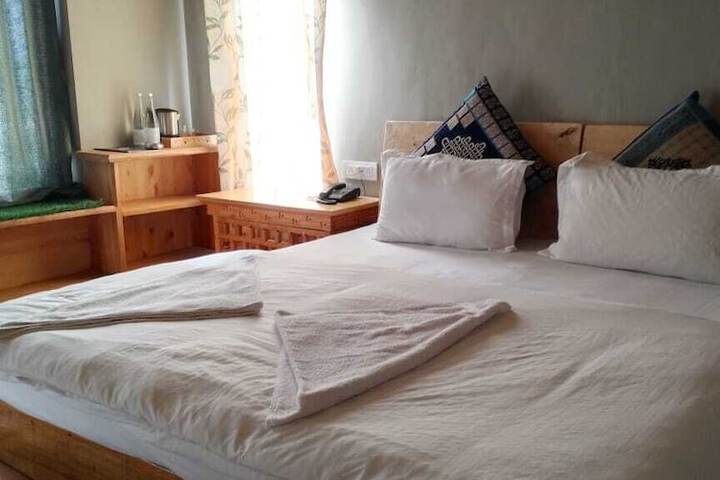 Room 6 of 26