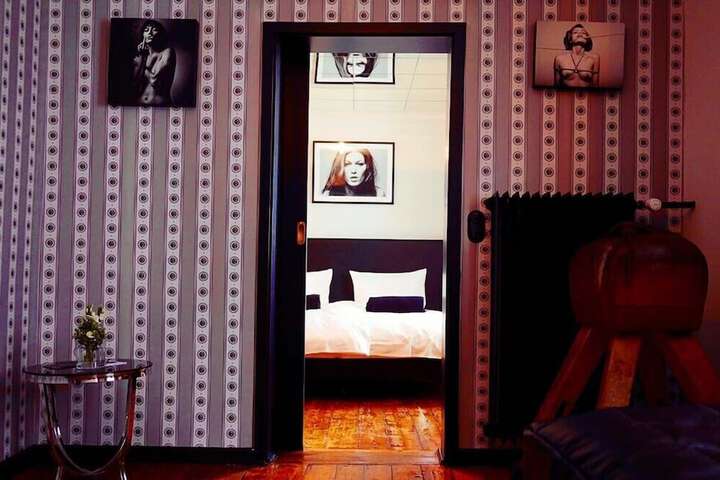 Room 5 of 79