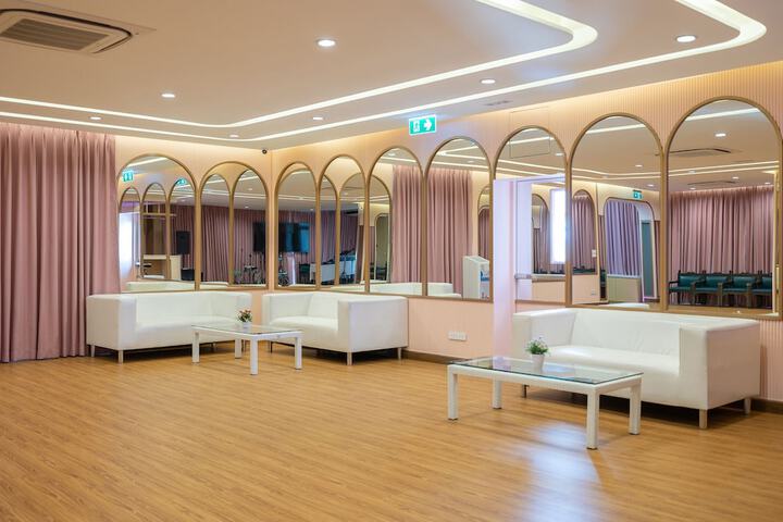 Ballroom/Hall 110 of 159