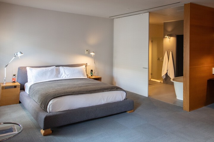 Room 32 of 118