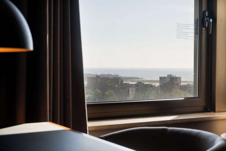 Room 63 of 107