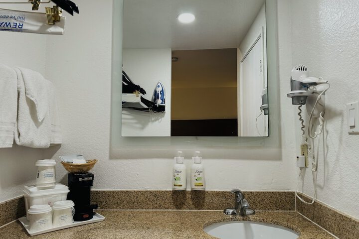 Bathroom sink