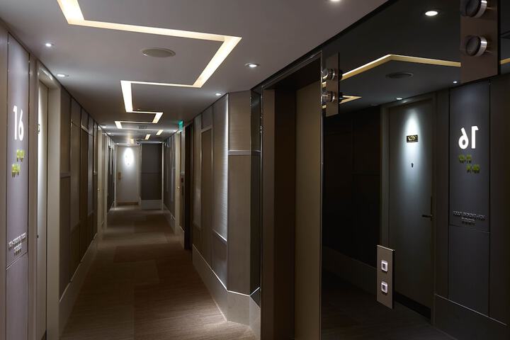 Ballroom/Hall 68 of 87