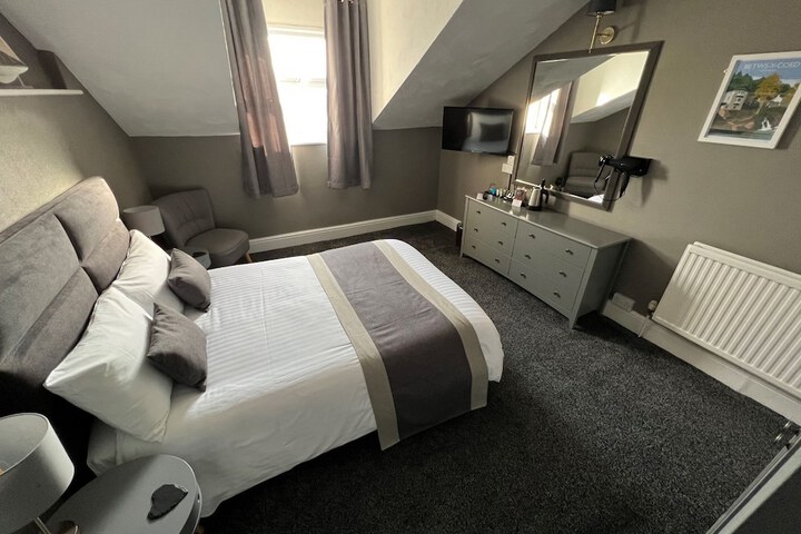 Room 6 of 54