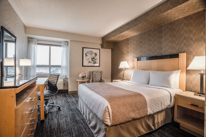 Room 32 of 84