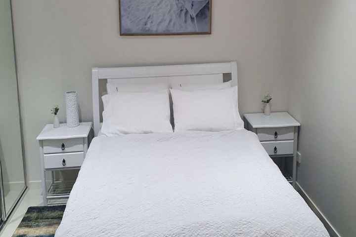 Room 2 of 10