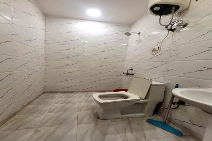 Room 15 of 18