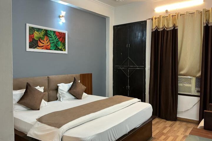 Room 7 of 15