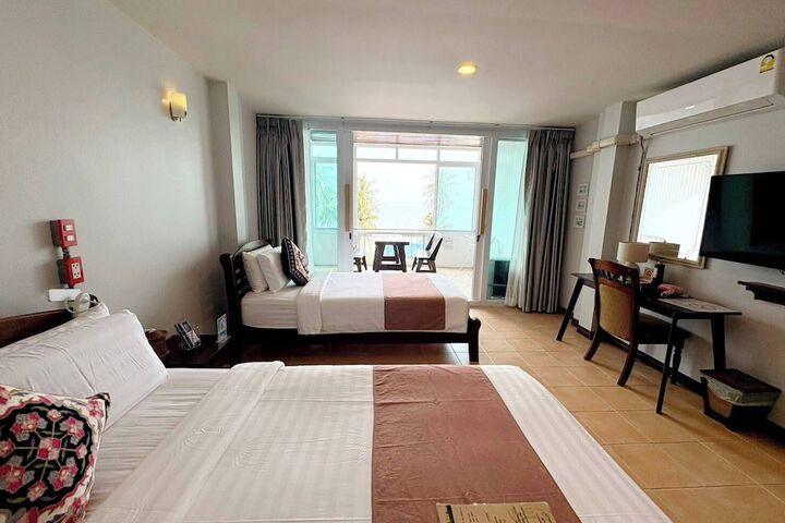 Room 54 of 211