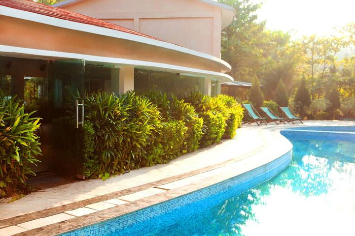 Pool Hotel