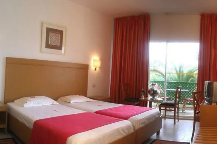 Room 4 of 20
