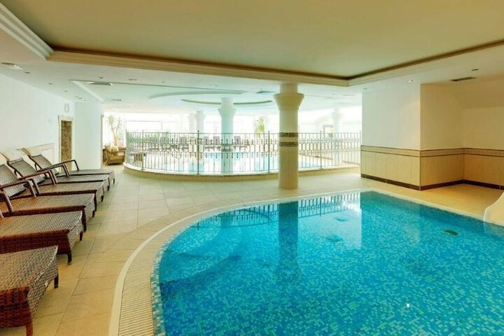 Pool 38 of 100