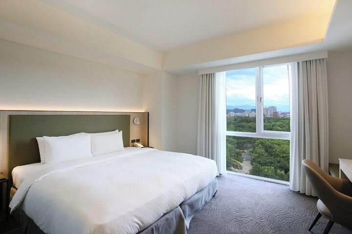 Room 43 of 105