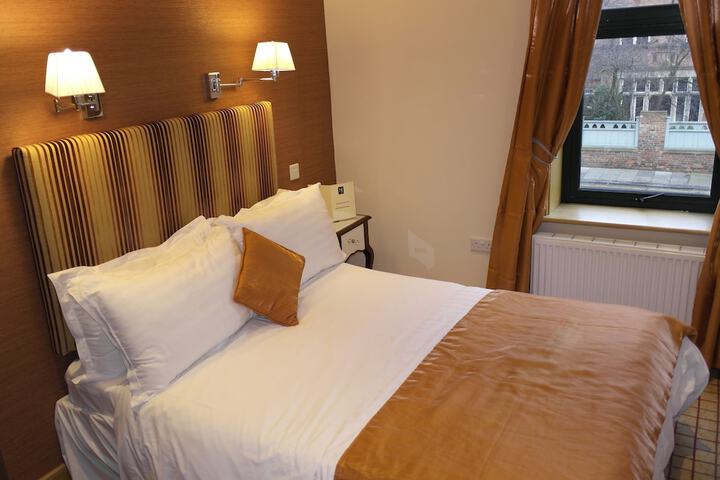 Room 19 of 48