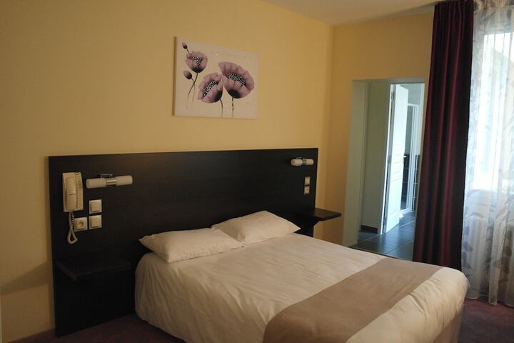 Room 25 of 80