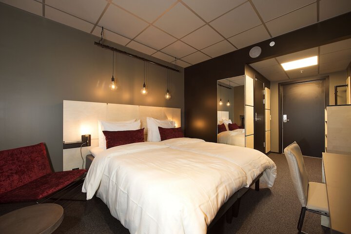Room 15 of 35