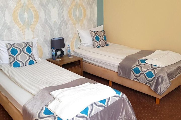 Room 10 of 50