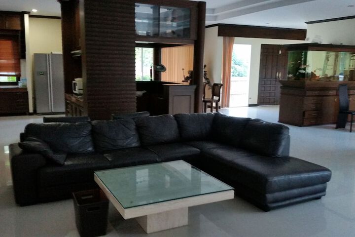 Room 12 of 46
