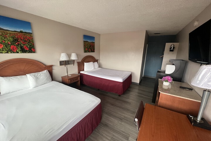 2 Double Beds (4 of 5)