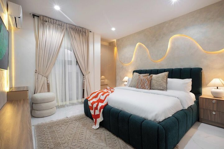 Room 8 of 31