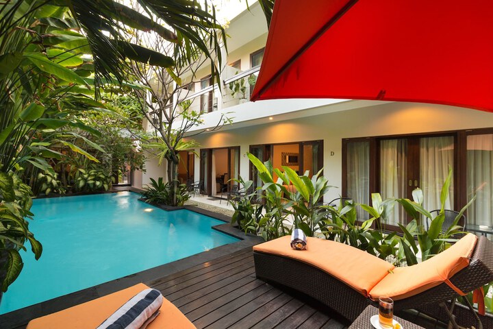 Pool Hotel