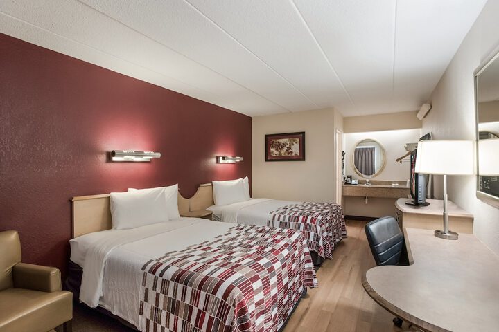 Standard Room, King or Two Doubles (7 of 9)
