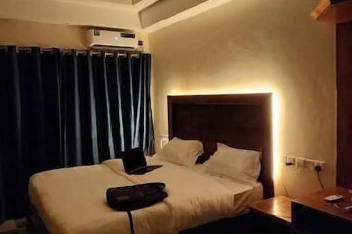 Room 2 of 38