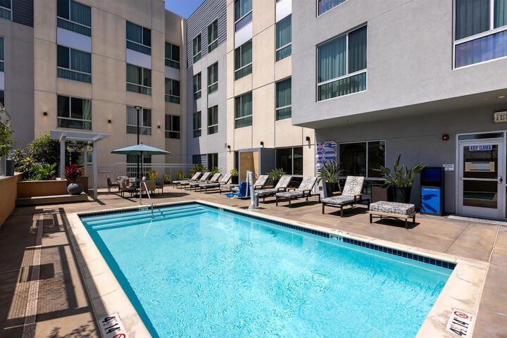 Pool 51 of 66