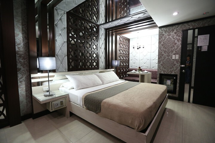 Room 17 of 21