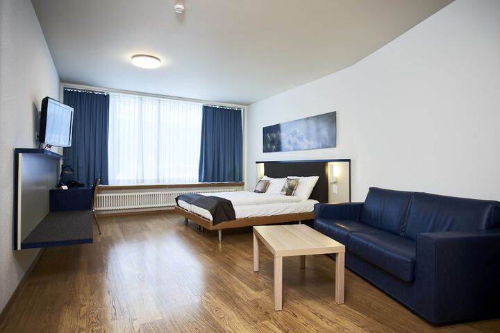 Room 47 of 64