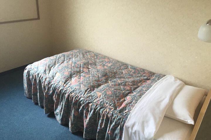 Room 5 of 24