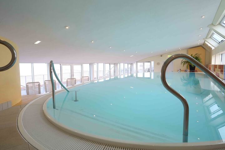 Hotel Pool
