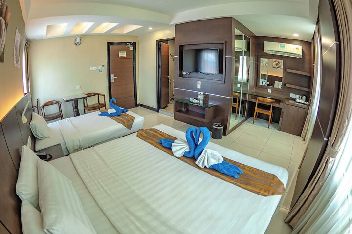 Room 28 of 49