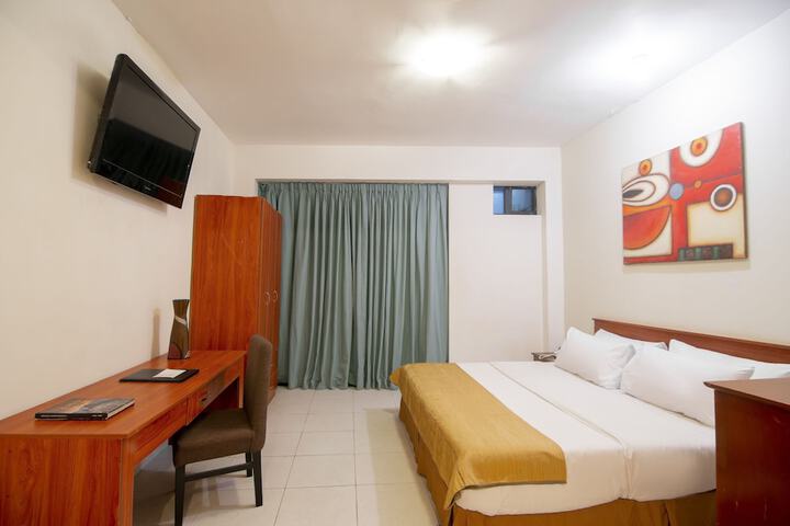 Room 12 of 36