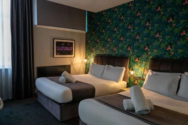 Room 9 of 22