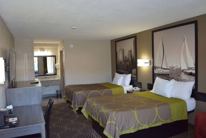 Double Accessible 2 Queen Beds (2 of 6)