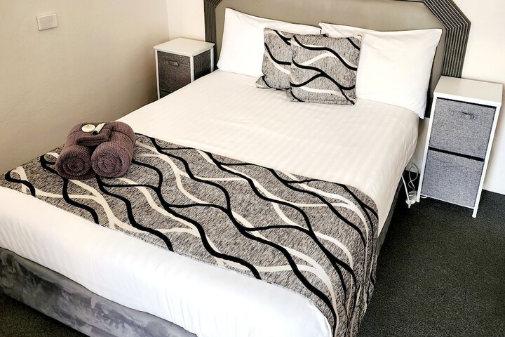 Room 15 of 28