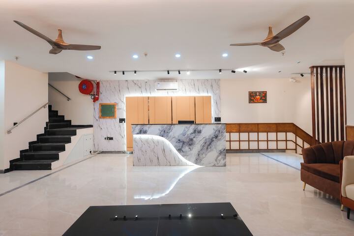 Room 5 of 11