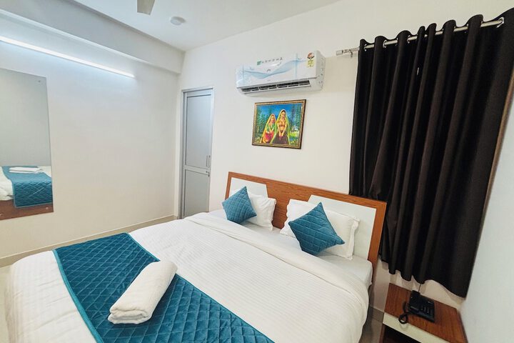 Room 9 of 22