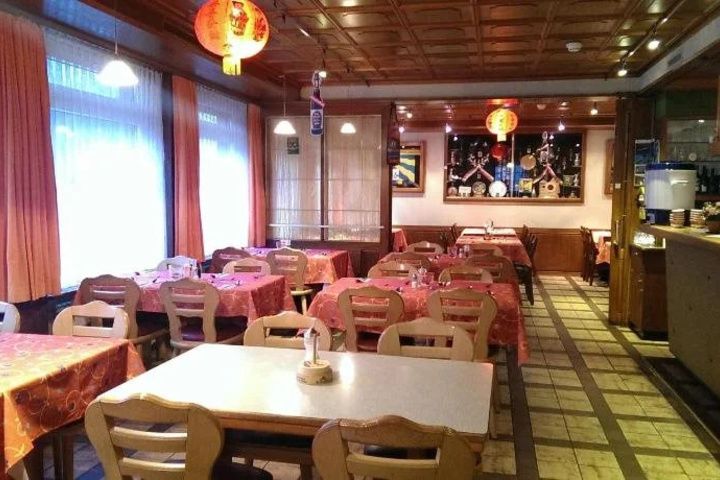 Dining 16 of 20