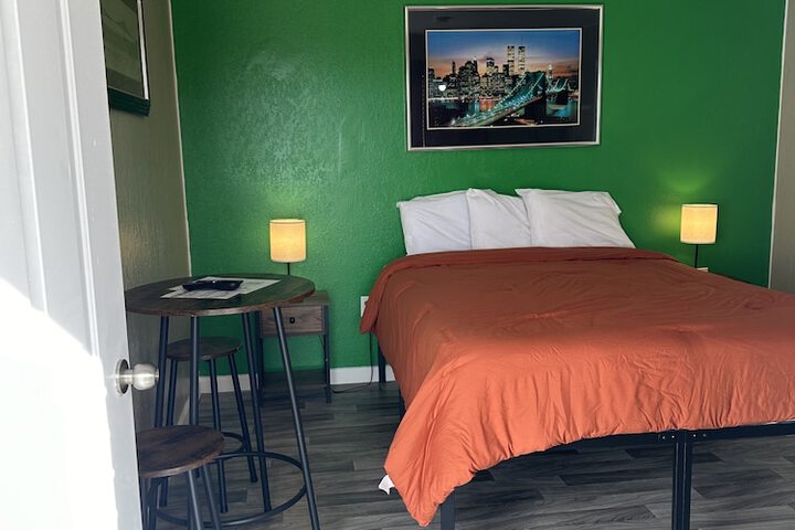 Room 17 of 50