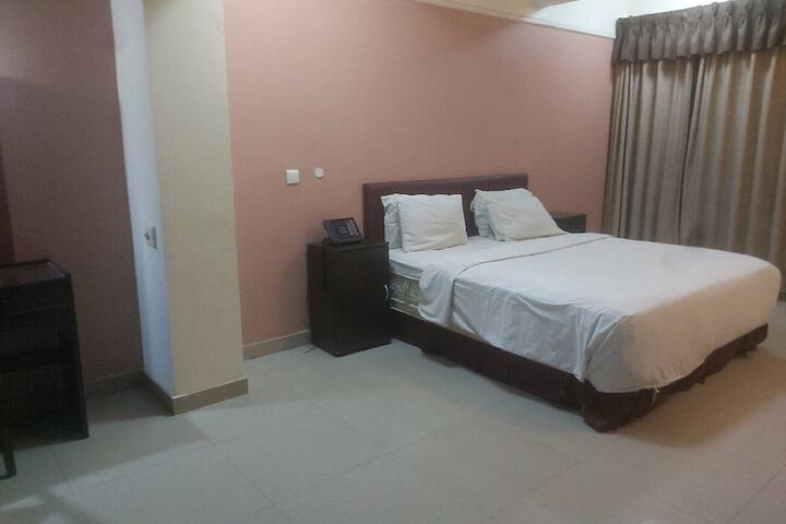 Room 6 of 20