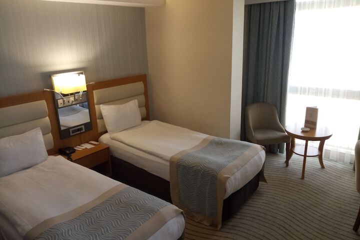 Room 12 of 50